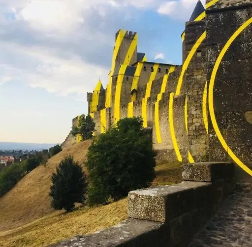 Au Pied De La Cite Apartament *