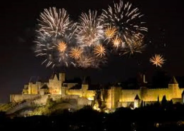 Au Pied De La Cite Carcassonne